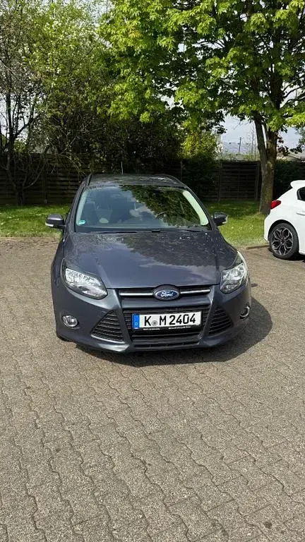 Occasion Ford Focus SYNC Edition 101 ch (74 kW) 2013 Bleue Berline