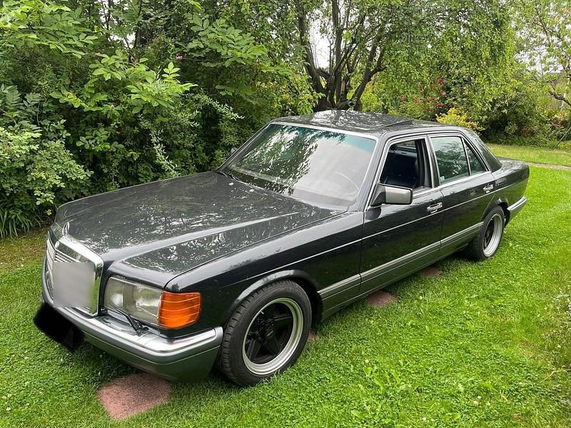 Gebraucht Mercedes E500 252 PS (185 kW) 1990 Schwarz Limousine