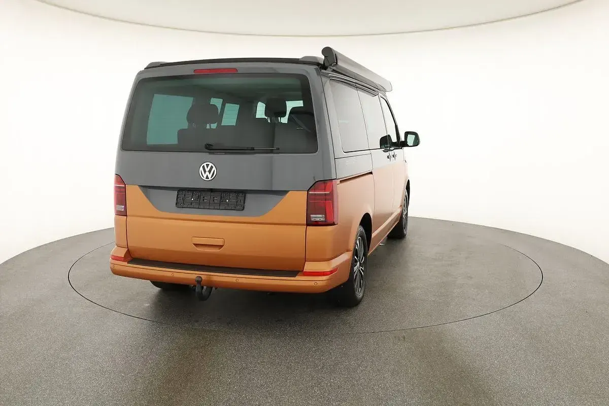 Gebraucht VW California Beach 150 PS (110 kW) 2024 Pure grey Van