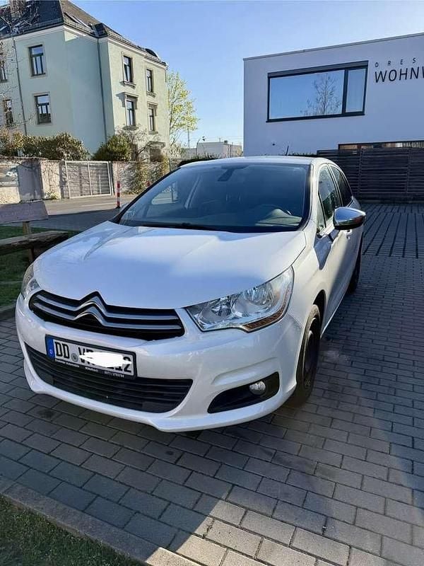 Used Citroën C4 SELECTION 131 HP (96 kW) 2014 White Hatchback