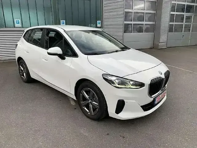 Gebraucht BMW 216 Active Tourer Luxury Line 122 PS (89 kW) 2024 Alpinweiss iii Van / Kleinbus