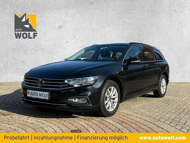 Deep black perleffekt (metallic) Gebraucht 2022 VW Passat Business Kombi | 27.950 € (Fairer Preis) - Bild 1/4