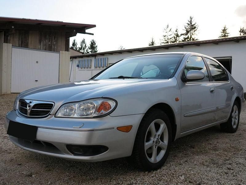 Silber Gebraucht 2001 Nissan Maxima Limousine | 2.590 € - Bild 1/4