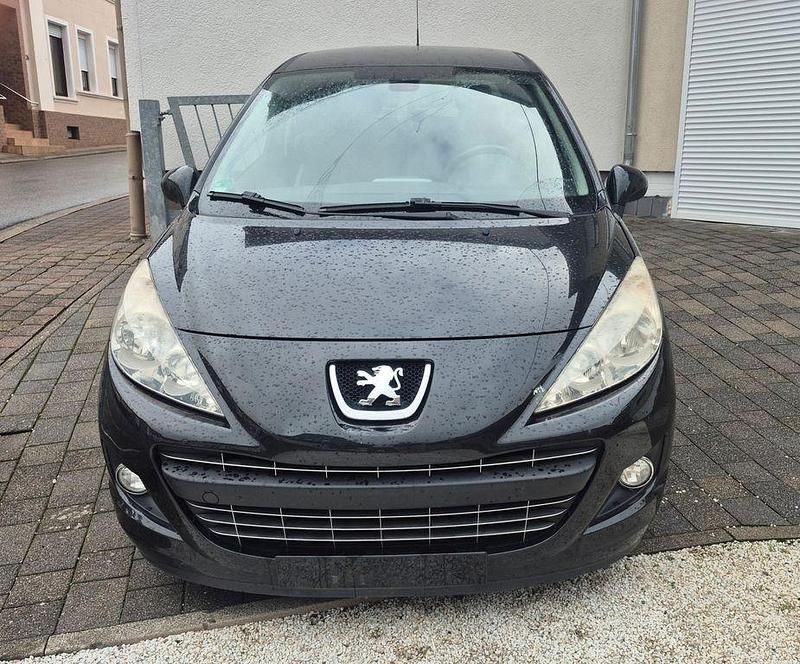 Schwarz Gebraucht 2010 Peugeot 207 Kleinwagen | 1.600 € (Guter Preis) - Bild 1/4