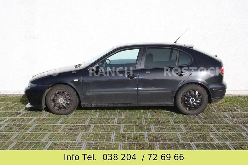Schwarz Gebraucht 2003 Seat Leon Stella Limousine | 1.400 € (Guter Preis) - Bild 1/4