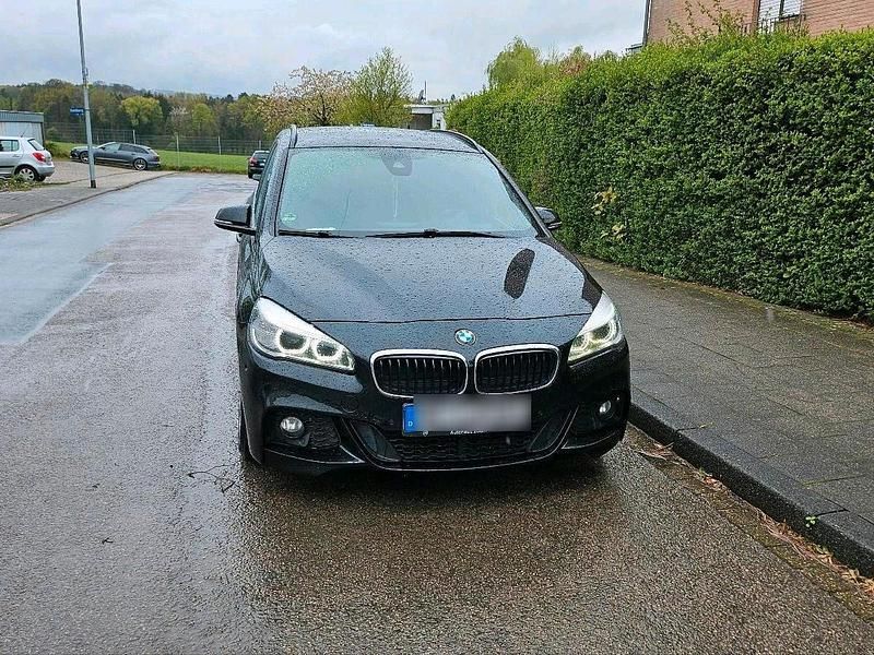 Schwarz Gebraucht 2016 BMW 218 M Sport Kombi | 9.500 € (Fairer Preis) - Bild 1/4