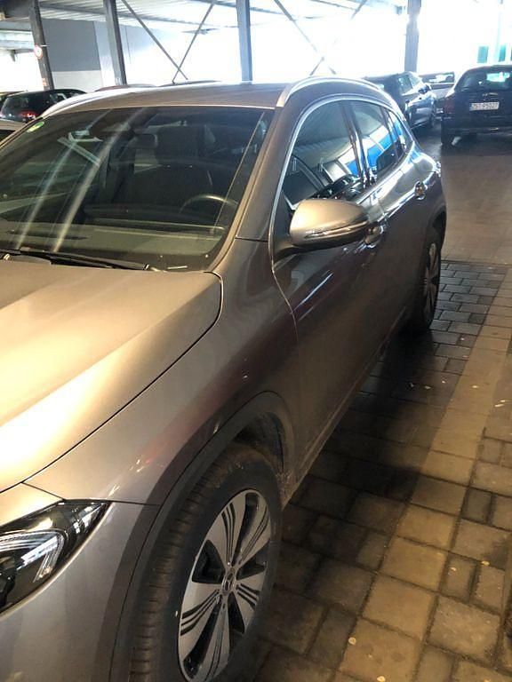 Gebraucht Mercedes EQA350 214 kW (292 PS) 2024 Grau SUV
