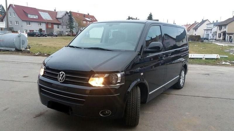 Gebraucht VW Multivan Highline 179 PS (131 kW) 2013 Schwarz Van