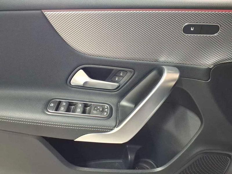 Gebraucht Mercedes A200 Progressive 163 PS (119 kW) 2023 Grau Limousine