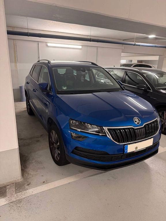 Blau Gebraucht 2020 Skoda Karoq Drive SUV | 20.999 € (Guter Preis) - Bild 1/4