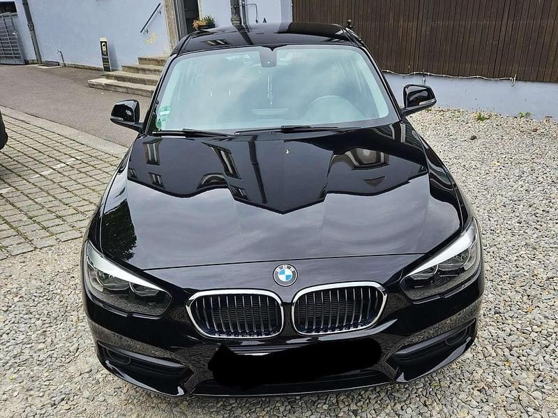 Schwarz Gebraucht 2019 BMW 118 Advantage Kleinwagen | 15.300 € (Fairer Preis) - Bild 1/4