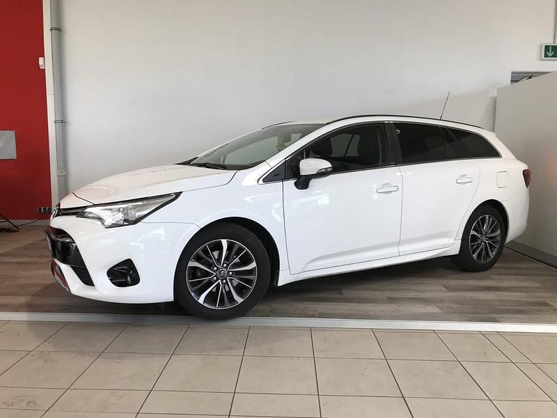 Gebraucht Toyota Avensis Edition-S 147 PS (108 kW) 2017 Weiß Kombi