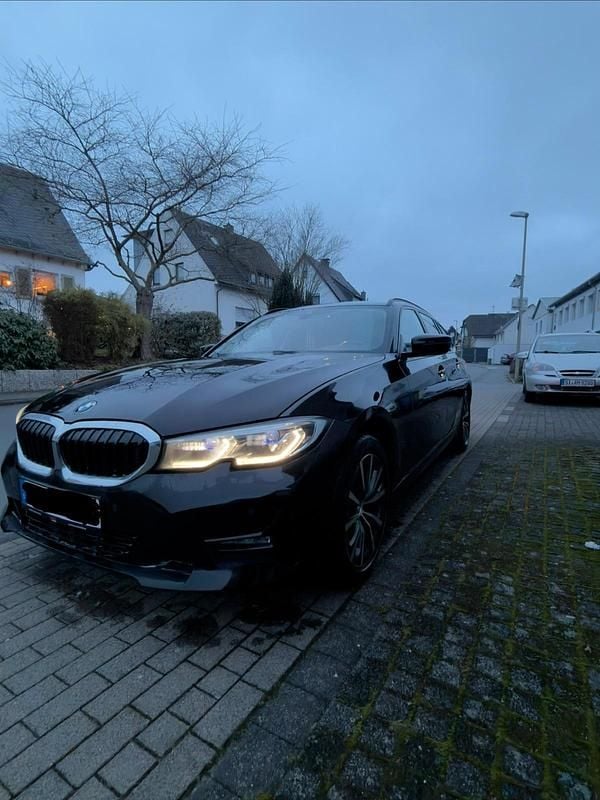 Gebraucht BMW 320 190 PS (139 kW) 2022 Schwarz Kombi