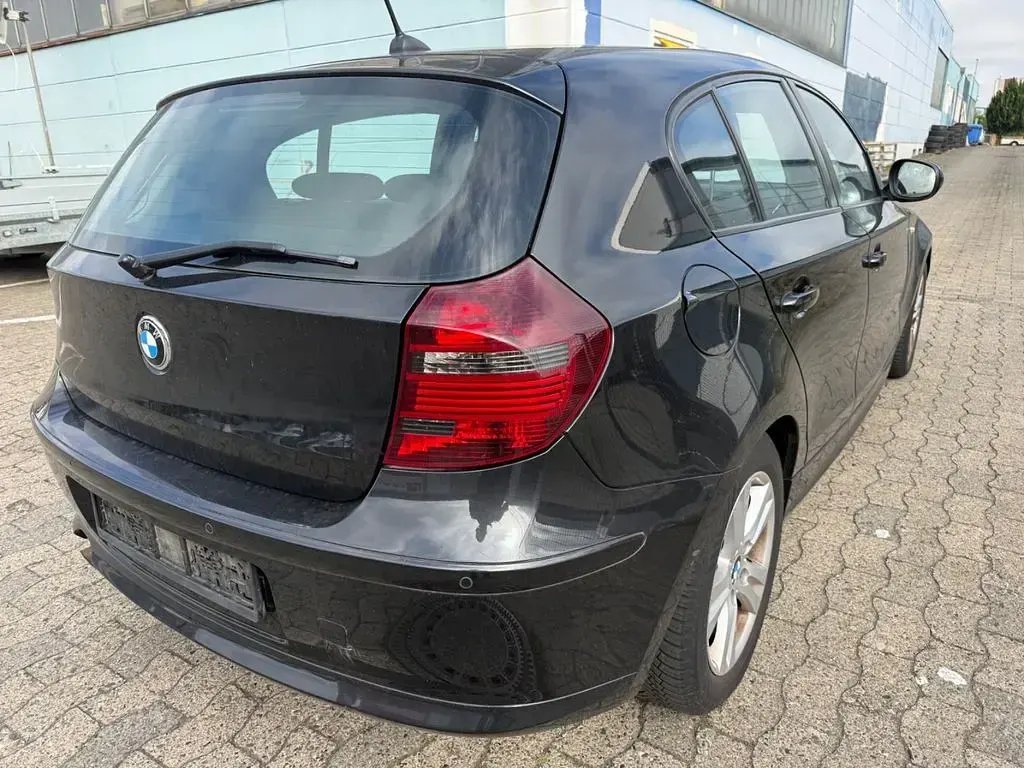 Gebraucht BMW 118 143 PS (105 kW) 2010 Schwarz Kleinwagen