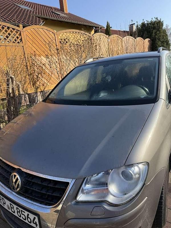 Usata VW Touran 105 CV (77 kW) 2009 Grigio Monovolume