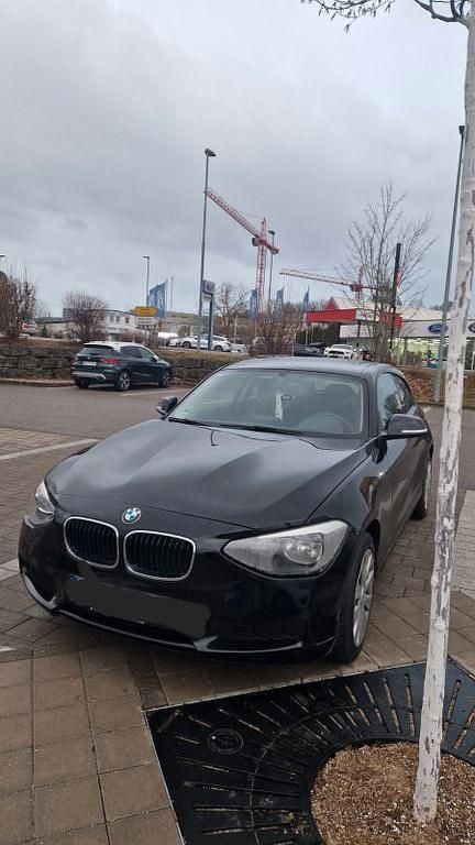 Gebraucht BMW 114 102 PS (75 kW) 2013 Schwarz Kleinwagen