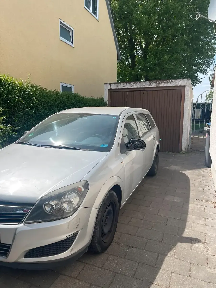 Second-hand Opel Astra 116 CP (85 kW) 2009 Gri Break
