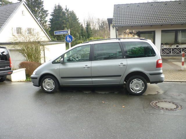 Gebraucht Ford Galaxy 131 PS (96 kW) 2003 Silber metallic Van / Kleinbus