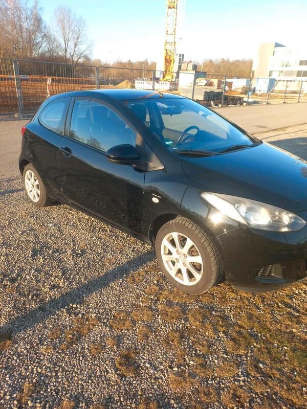 Schwarz Gebraucht 2009 Mazda 2 Limousine | 1.500 € (Guter Preis) - Bild 1/4