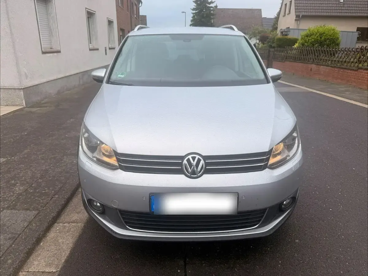 Gebraucht VW Touran Cross 105 PS (77 kW) 2012 Silber Van / Kleinbus