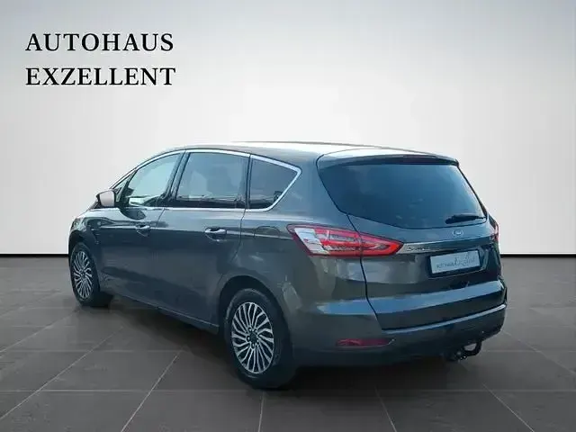 Gebraucht Ford S-MAX Titanium 150 PS (110 kW) 2018 Grau Van / Kleinbus