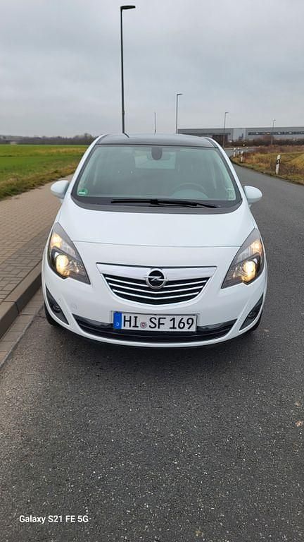 Gebraucht Opel Meriva Innovation 120 PS (88 kW) 2012 Weiß Van / Kleinbus