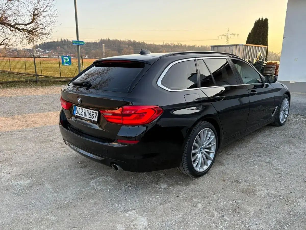 Gebraucht BMW 520 190 PS (139 kW) 2018 Schwarz Kombi