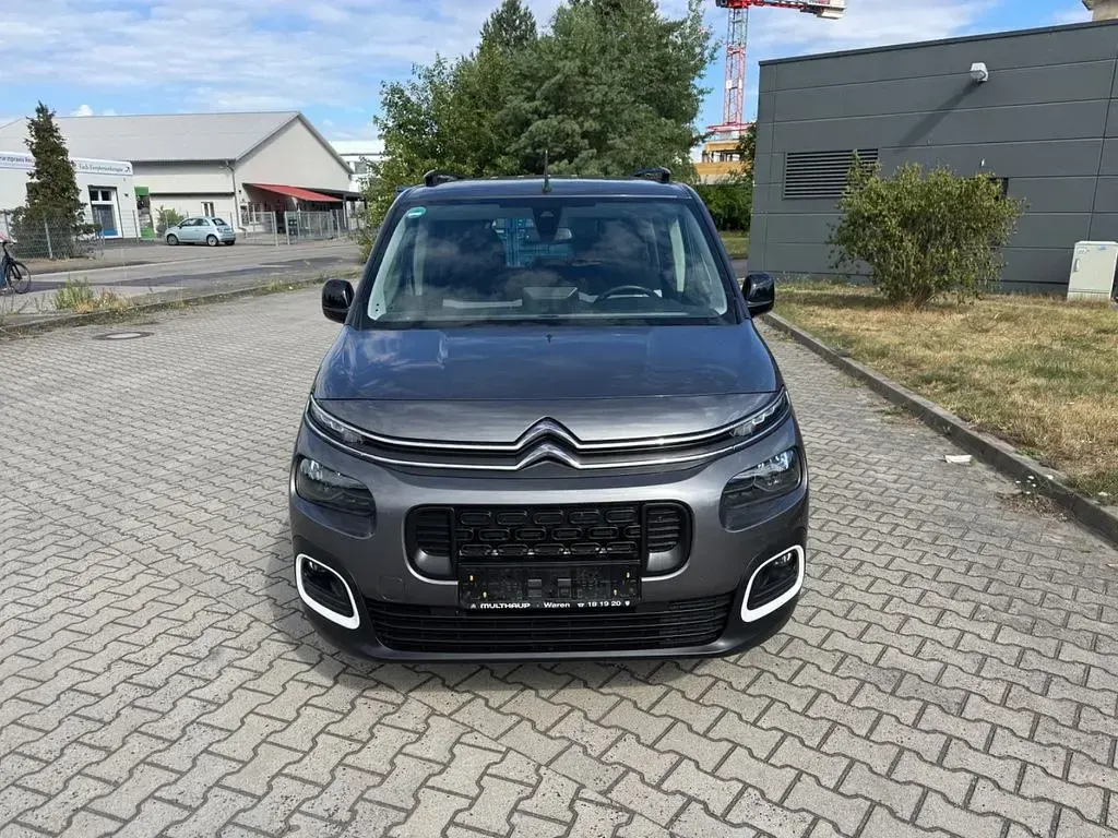 Gebraucht Citroën Berlingo Feel 131 PS (96 kW) 2023 Grau Van / Kleinbus