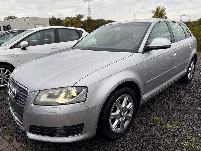 Silber Gebraucht 2009 Audi A3 Ambiente Limousine | 5.900 € (Fairer Preis) - Bild 1/4