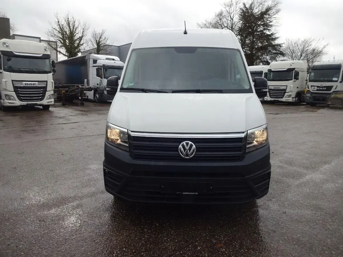 Second-hand VW Crafter 140 CP (102 kW) 2022 Alb Van