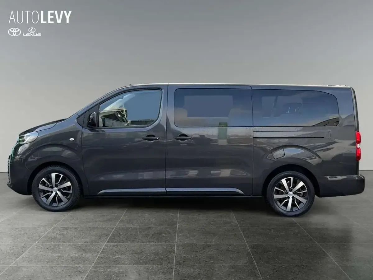Gebraucht Toyota Proace Verso 177 PS (130 kW) 2025 Grau Kombi