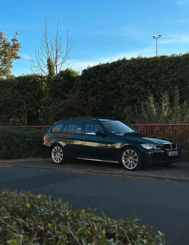 Grün Gebraucht 2008 BMW 318 Kombi | 3.450 € (Etwas zu teuer) - Bild 1/4