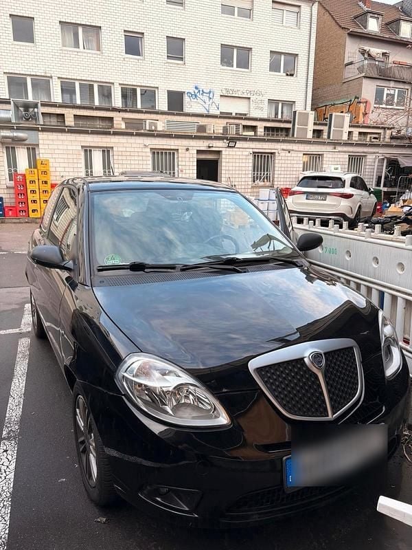 Gebraucht Lancia Ypsilon 60 PS (44 kW) 2009 Schwarz Kleinwagen