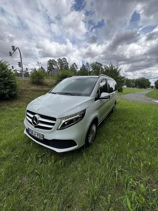Weiß Gebraucht 2020 Mercedes V220 Avantgarde Edition Van / Kleinbus | 48.500 € (Superpreis) - Bild 1/4