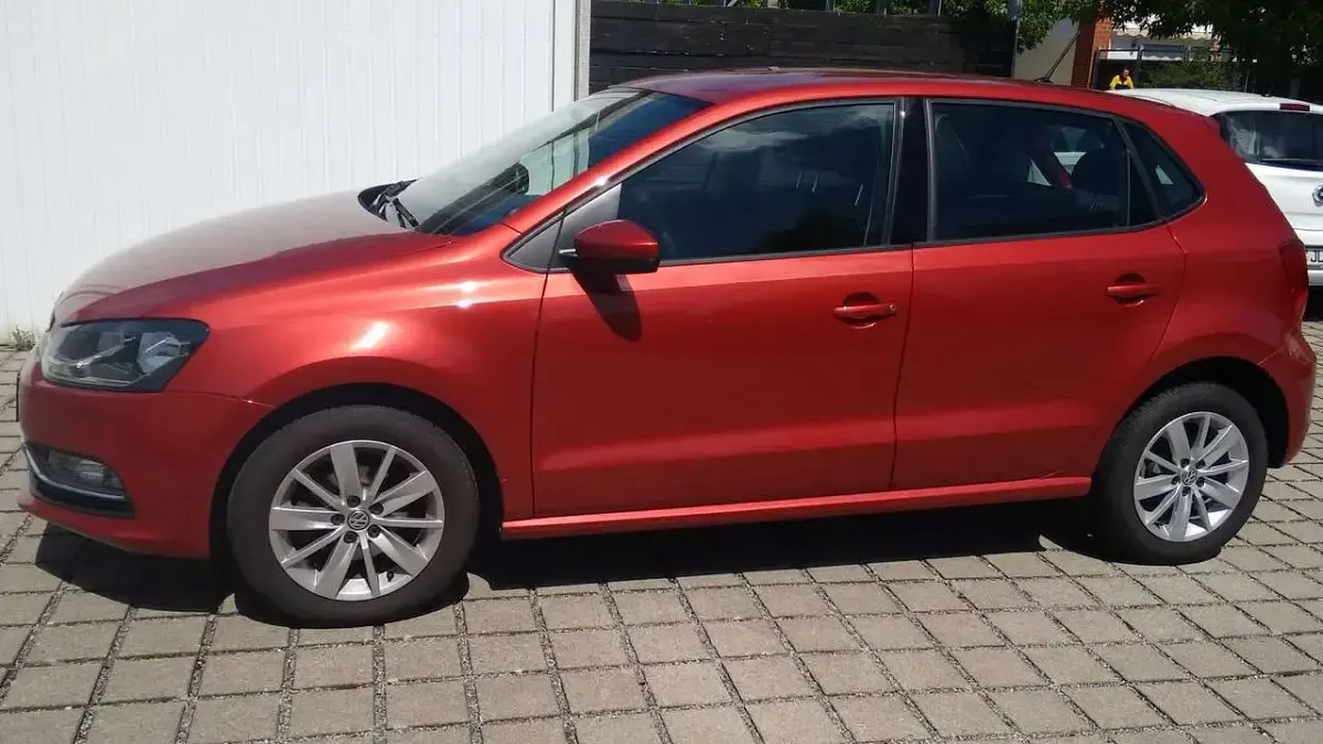 Gebraucht VW Polo 75 PS (55 kW) 2014 Rot Limousine