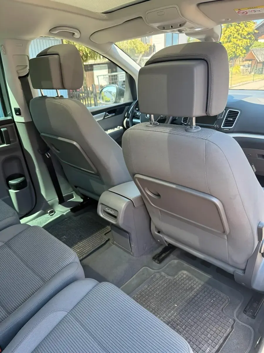 Gebraucht VW Sharan Comfortline 150 PS (110 kW) 2021 Grau Van / Kleinbus