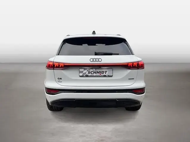 Gebraucht Audi Q6 e-tron Comfort 284 kW (387 PS) 2025 Gletscherweiß metallic SUV