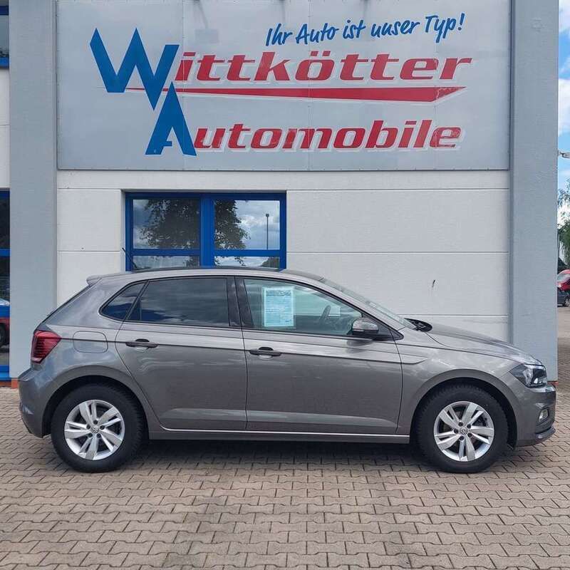 Limestone grey Gebraucht 2020 VW Polo Comfortline Kleinwagen | 15.990 € (Fairer Preis) - Bild 1/4