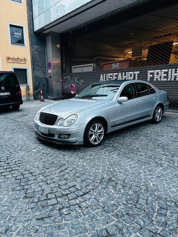 Gebraucht Mercedes E200 163 PS (119 kW) 2005 Silber Limousine