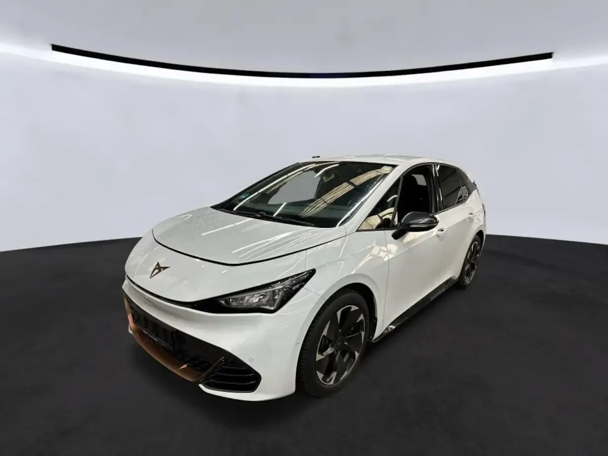 Gebraucht Cupra Born e-Boost 169 kW (231 PS) 2023 Weiß Kleinwagen