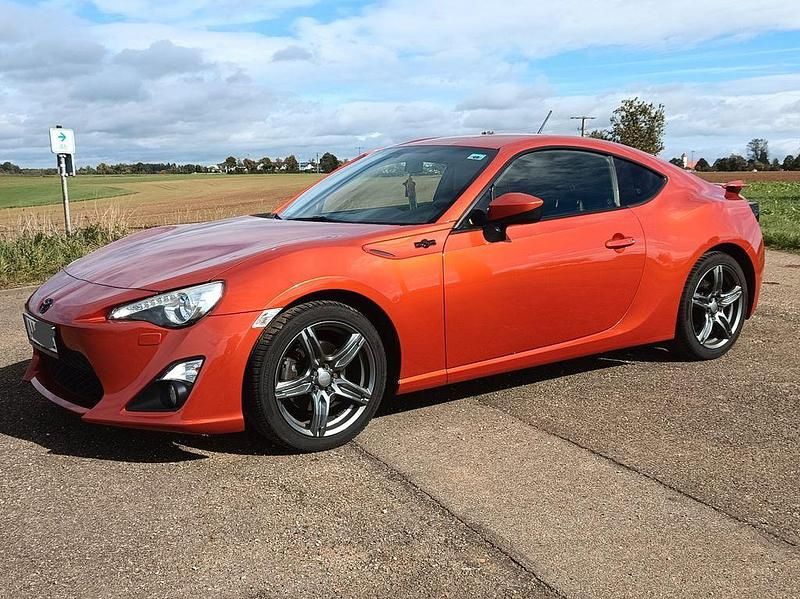 Orange Gebraucht 2012 Toyota GT86 GT Coupé | 22.990 € (Fairer Preis) - Bild 1/4