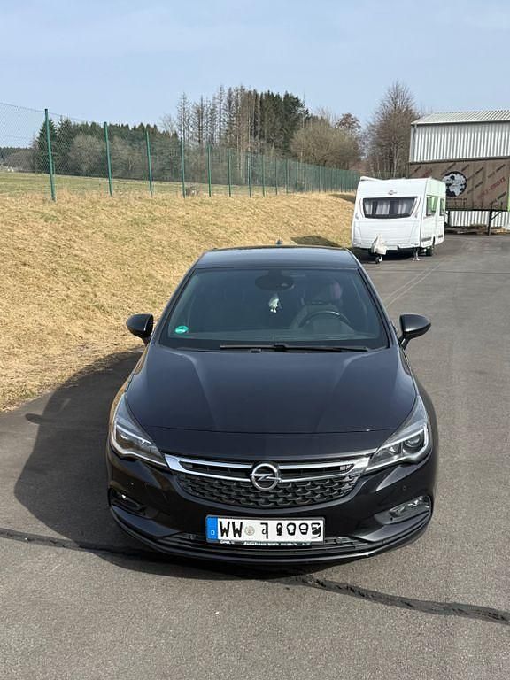 Gebraucht Opel Astra Dynamic 110 PS (80 kW) 2016 Schwarz Limousine