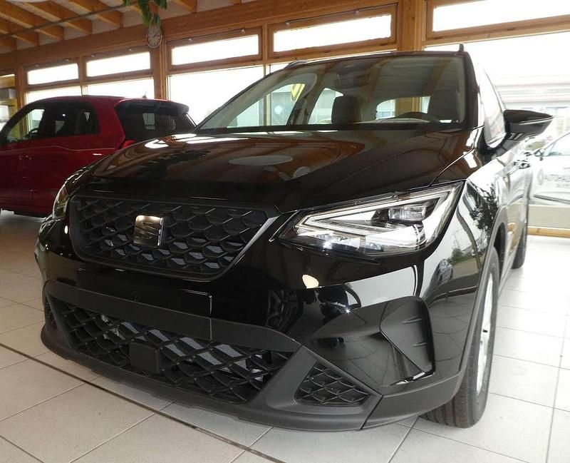 Midnightschwarz Gebraucht 2024 Seat Arona FR SUV | 23.800 € (Etwas zu teuer) - Bild 1/4