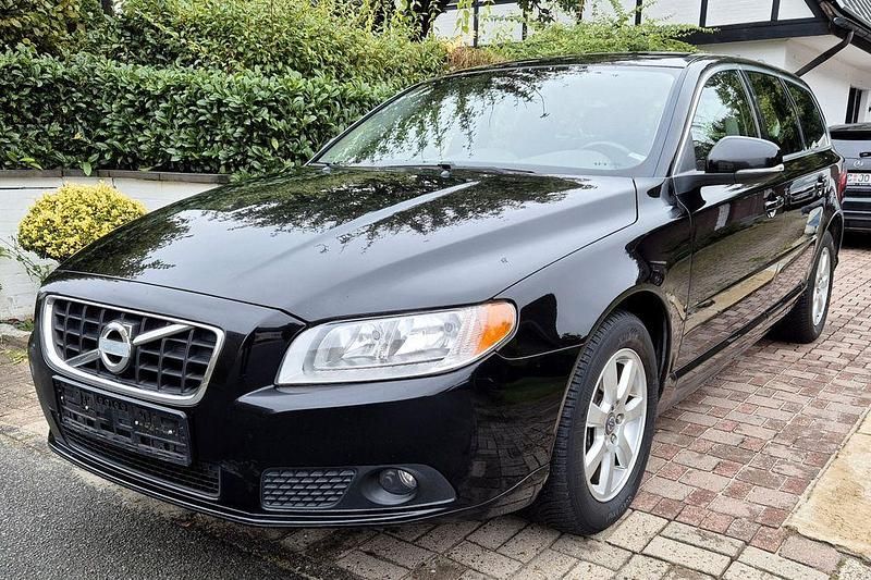 Schwarz Gebraucht 2013 Volvo V70 Kombi | 8.999 € (Etwas zu teuer) - Bild 1/4