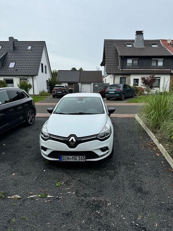 Weiß Gebraucht 2019 Renault Clio IV Limousine | 9.000 € (Superpreis) - Bild 1/4
