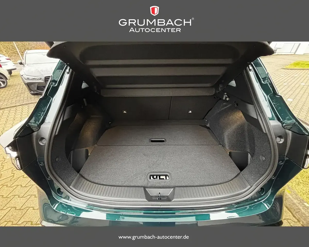 Neu Nissan Qashqai Premium Edition 158 PS (116 kW) 2025 Xex ceramic grey dach black SUV