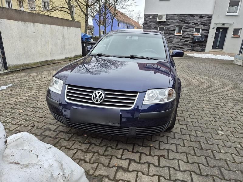 Gebraucht VW Passat 116 PS (85 kW) 2001 Blau Limousine
