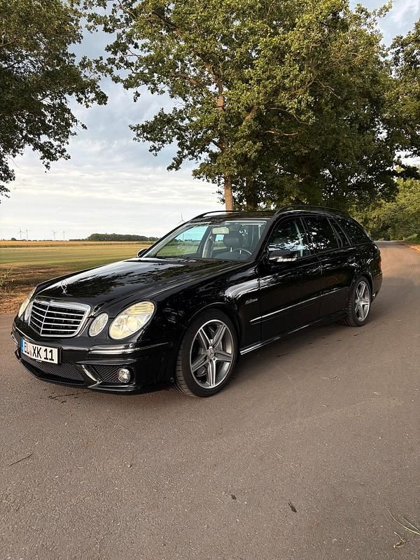Schwarz Gebraucht 2009 Mercedes E63 AMG AMG Kombi | 29.000 € - Bild 1/4