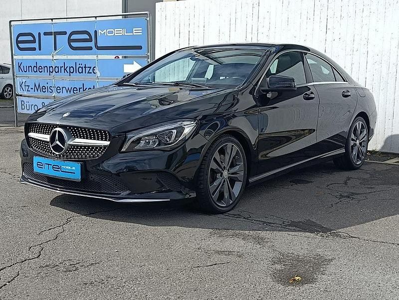 Schwarz Gebraucht 2017 Mercedes CLA250 Urban Limousine | 18.790 € (Guter Preis) - Bild 1/4