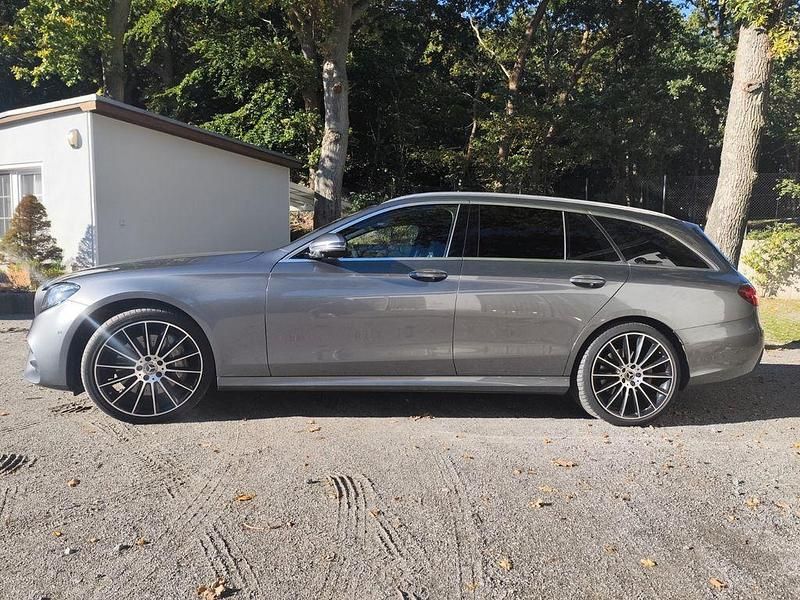 Gebraucht Mercedes E350 AMG line 258 PS (189 kW) 2017 Grau Kombi